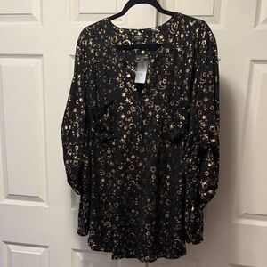 torrid Black Top with Gold Star Foil Print